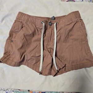 Vuori Tan Shorts
